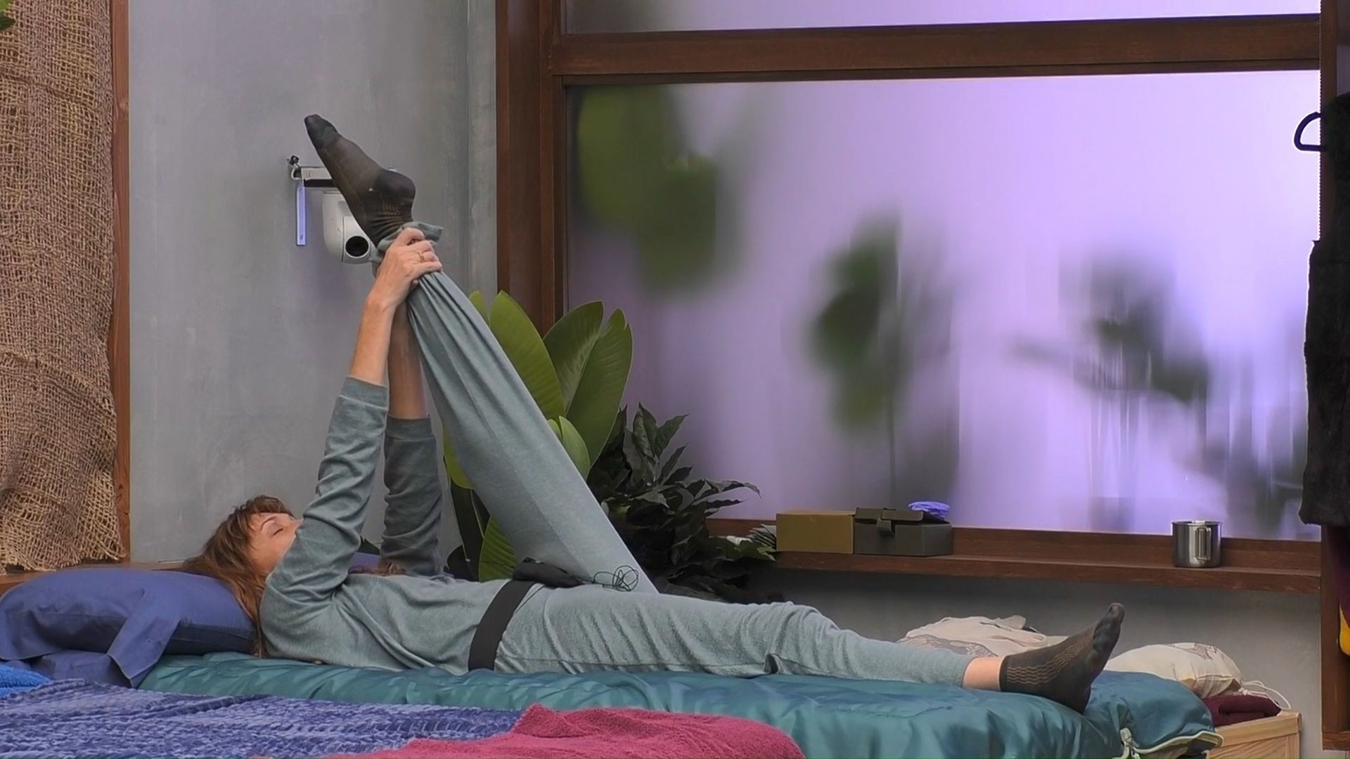 Cristina haciendo estiramientos