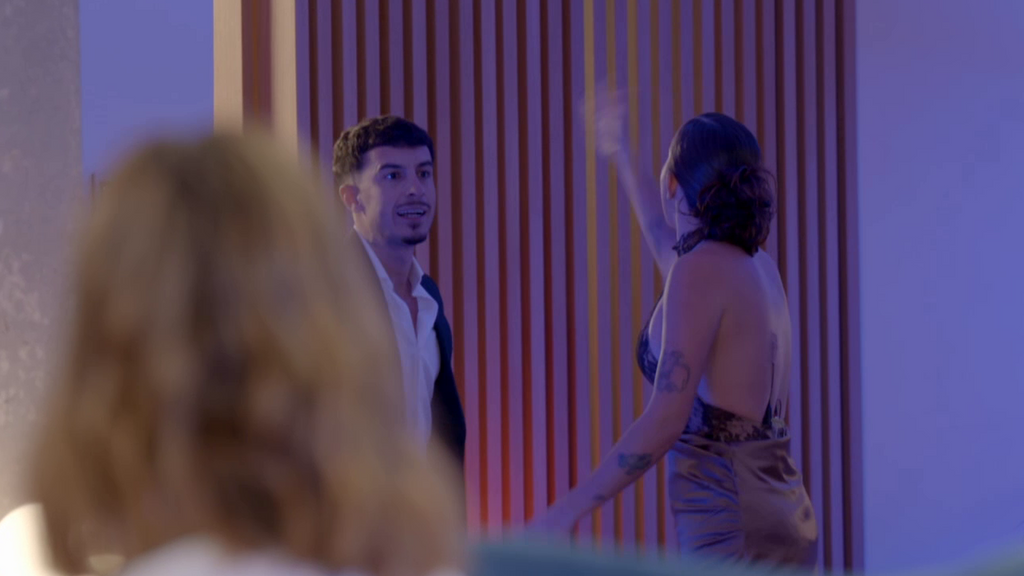 El explosivo reencuentro de Sandra y Juanpi en 'La isla de las tentaciones 9' deja en ‘shock’ a Sandra Barneda