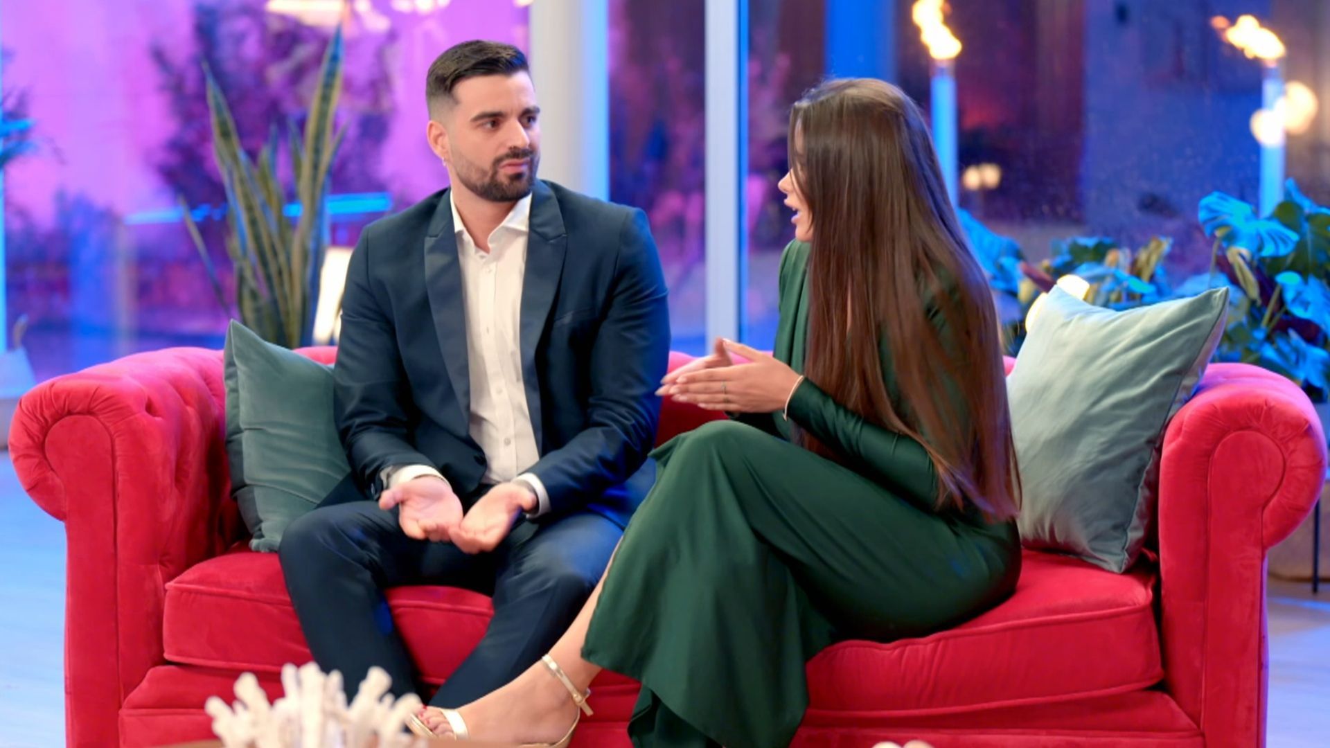 Lorenzo se entera de que Nieves ha hablado con Albert Barranco fuera y alucina: “¿Por qué no me has contado nada?”