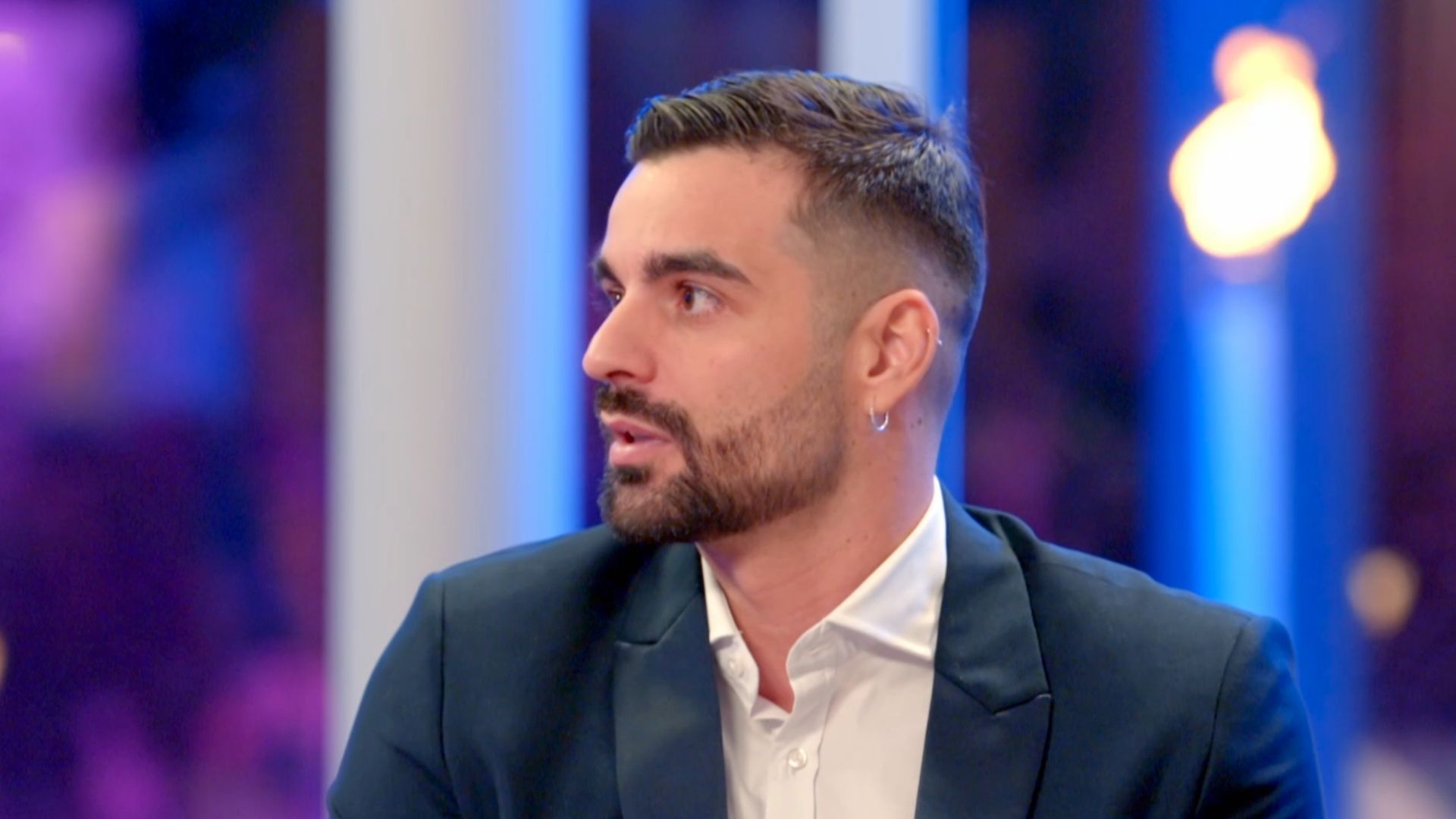 Lorenzo revela lo que descubrió en el grupo de las chicas y los solteros al leer los mensajes