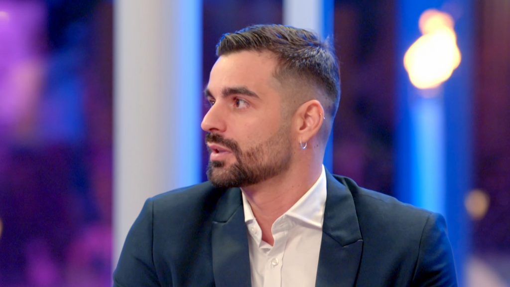 Lorenzo revela lo que descubrió en el grupo de las chicas y los solteros al leer los mensajes