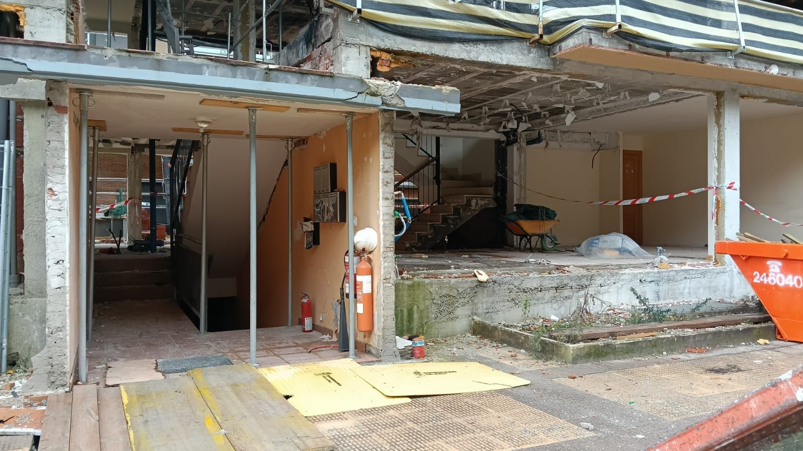 Ocho viviendas, las correspondientes a los portales 22 y 24, han sido declaradas en estado de ruina