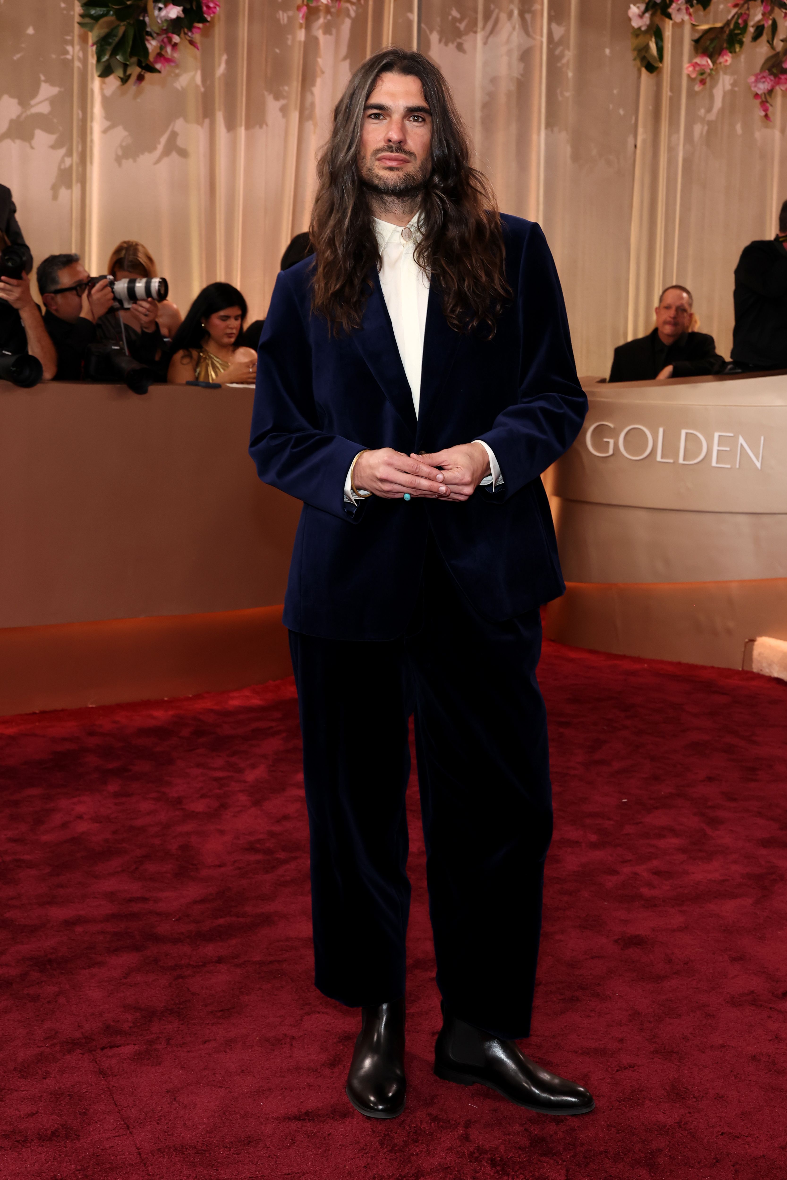 Óliver Laxe, en la alfombra roja de los Globos de Oro 2026