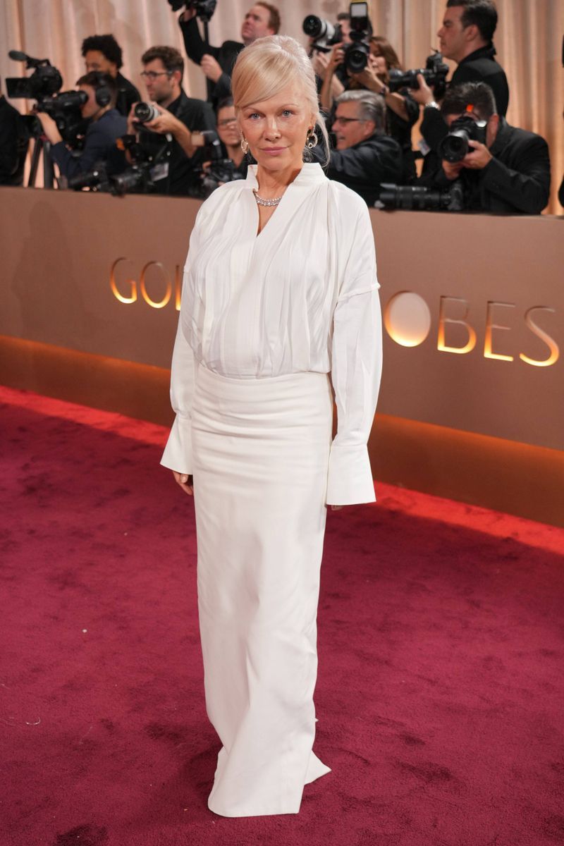 Pamela Anderson, en la alfombra roja de los Globos de Oro 2026