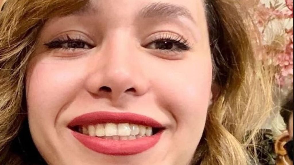 El rostro de la sangrienta represión en Irán: Robinia Aminian, la joven asesinada de un tiro en la cabeza durante las protestas