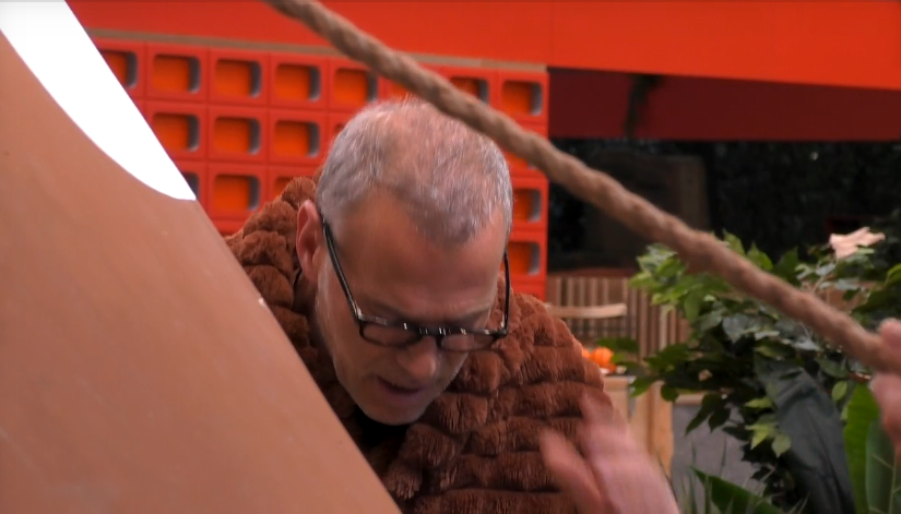 Carlos Lozano con nivel de paciencia bajo