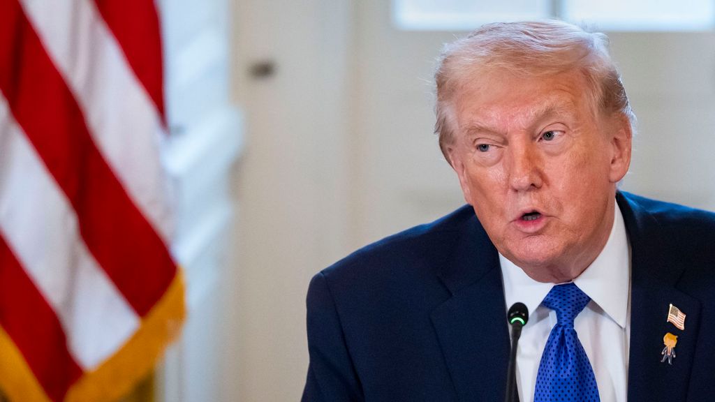 Donald Trump anima a los iraníes a seguir manifestándose y "tomar las instituciones": "La ayuda está en camino"