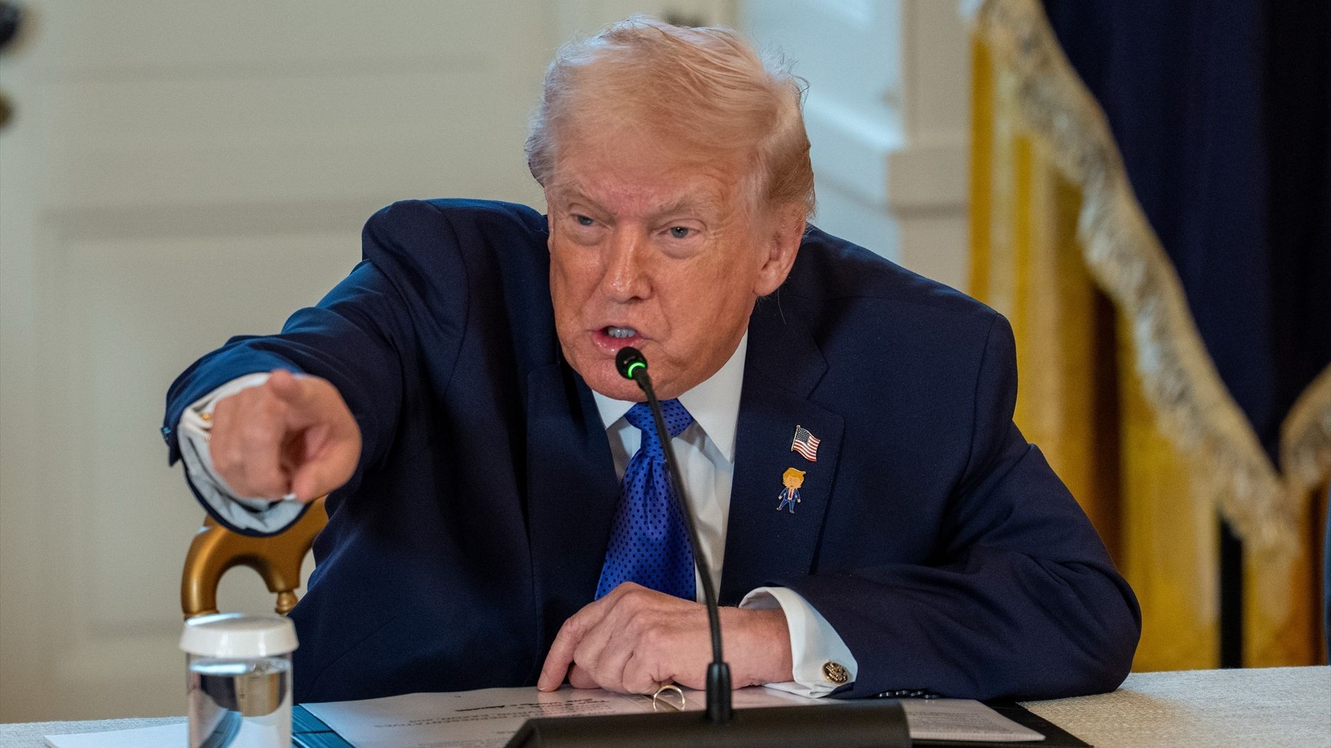 Donald Trump anuncia aranceles del 25% contra todos los países que mantengan relaciones comerciales con Irán