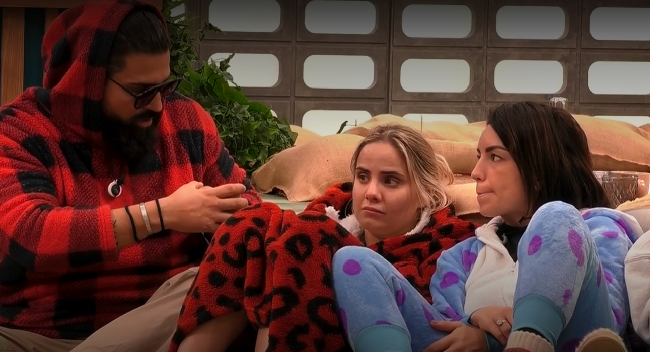 John Guts departe con Gloria y Anita