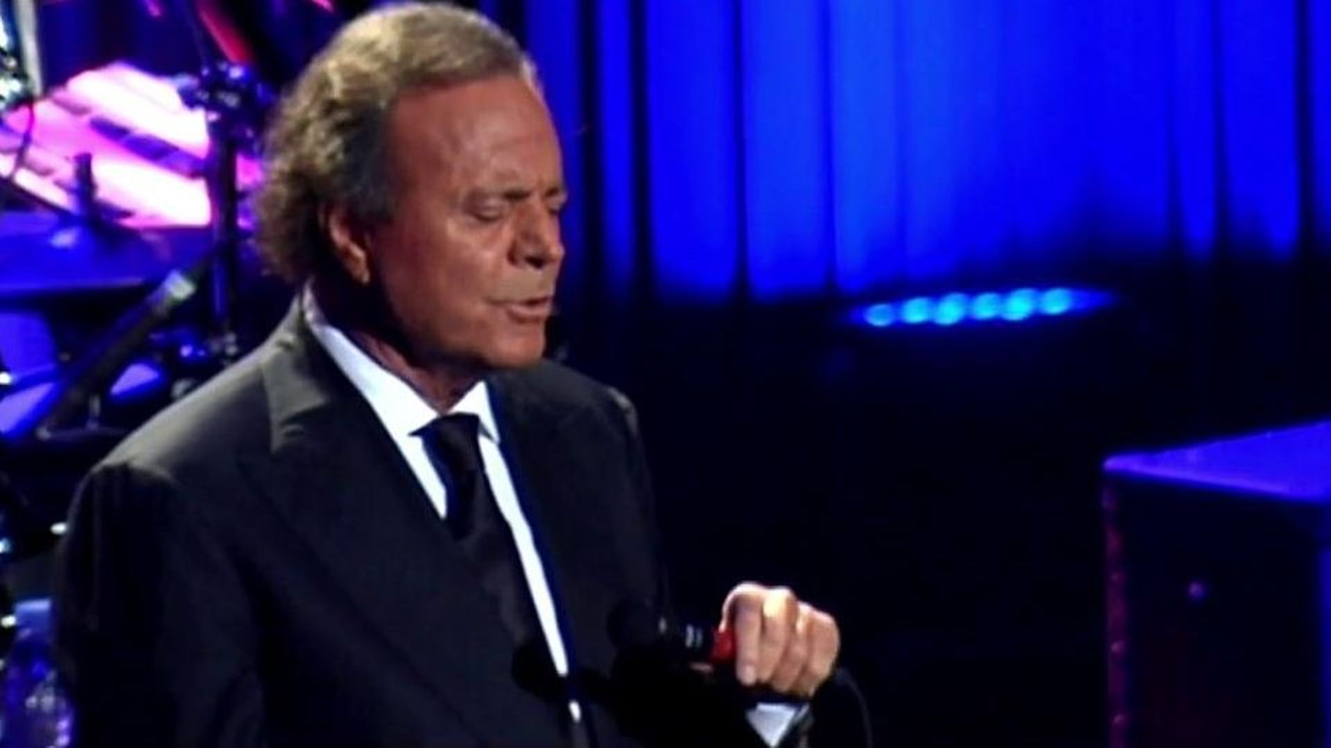 Trabajadora presuntamente agredida sexualmente por Julio Iglesias: "Le dije que no, pero lo hizo"