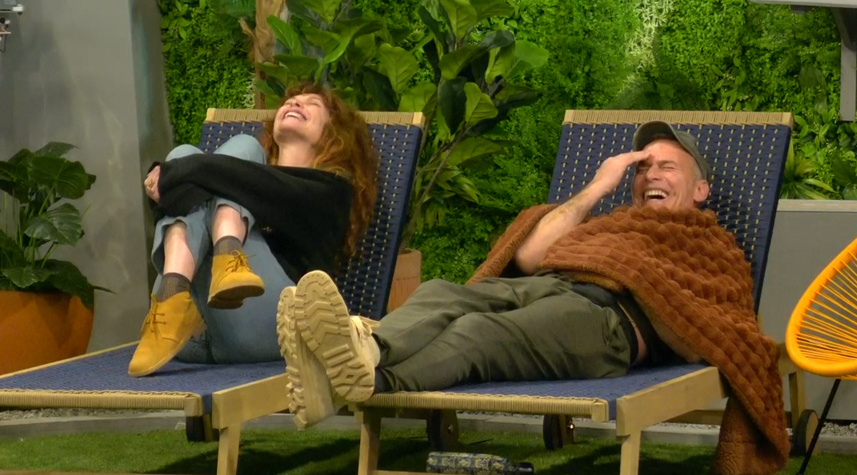 Cristina y Carlos en el jardín