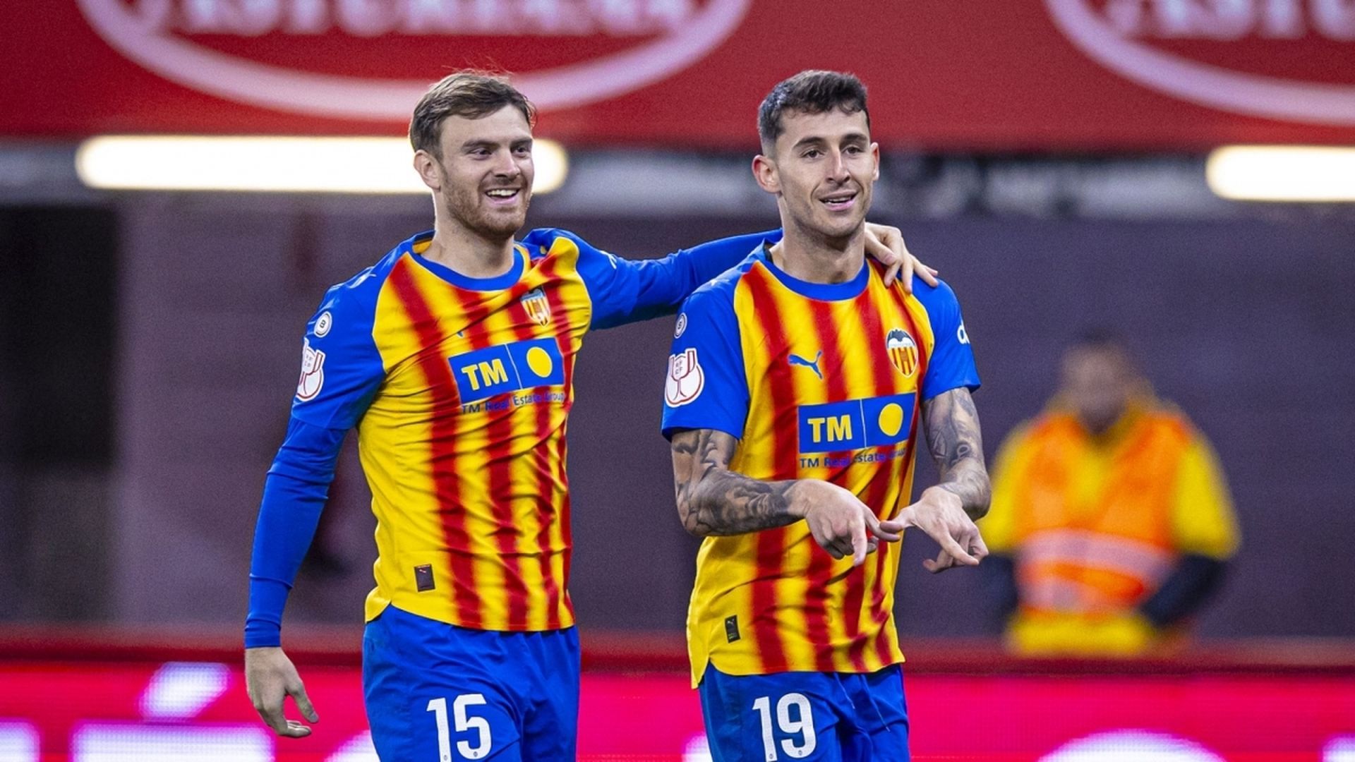 Dani Raba y Lucas Beltrán celebran un gol en Copa del Rey
