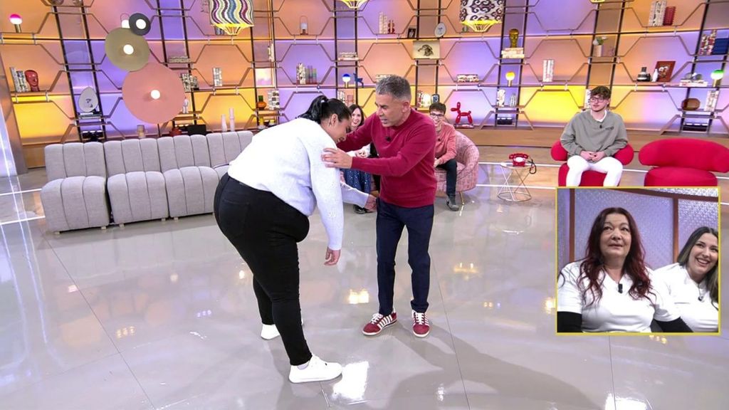 El épico momento de Jorge Javier Vázquez con una deportista de lucha canaria en 'El diario de Jorge': "Te puedo romper la ropa"