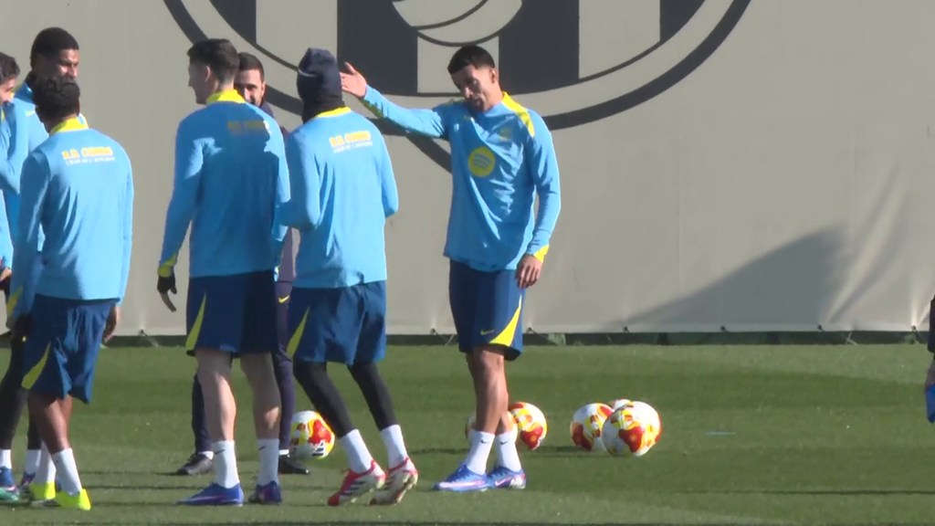 El primer entrenamiento de Joao Cancelo con el Barça