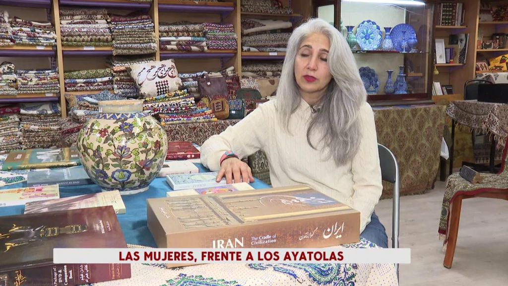 Fariba Ehsan, en vilo por su familia en Irán: "Les apuntan con perdigones a la cara para dejarles ciegos"