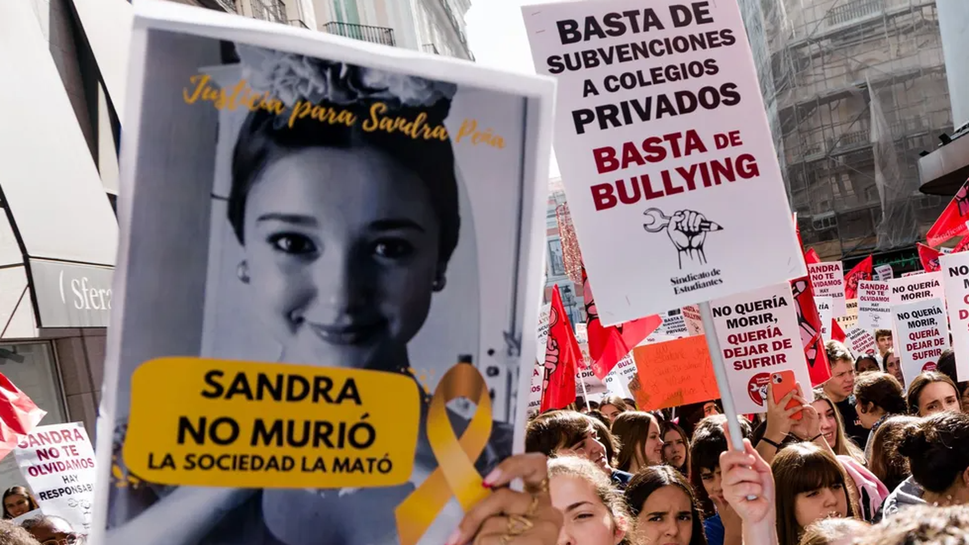 Protestas en España por la muerte de Sandra Peña