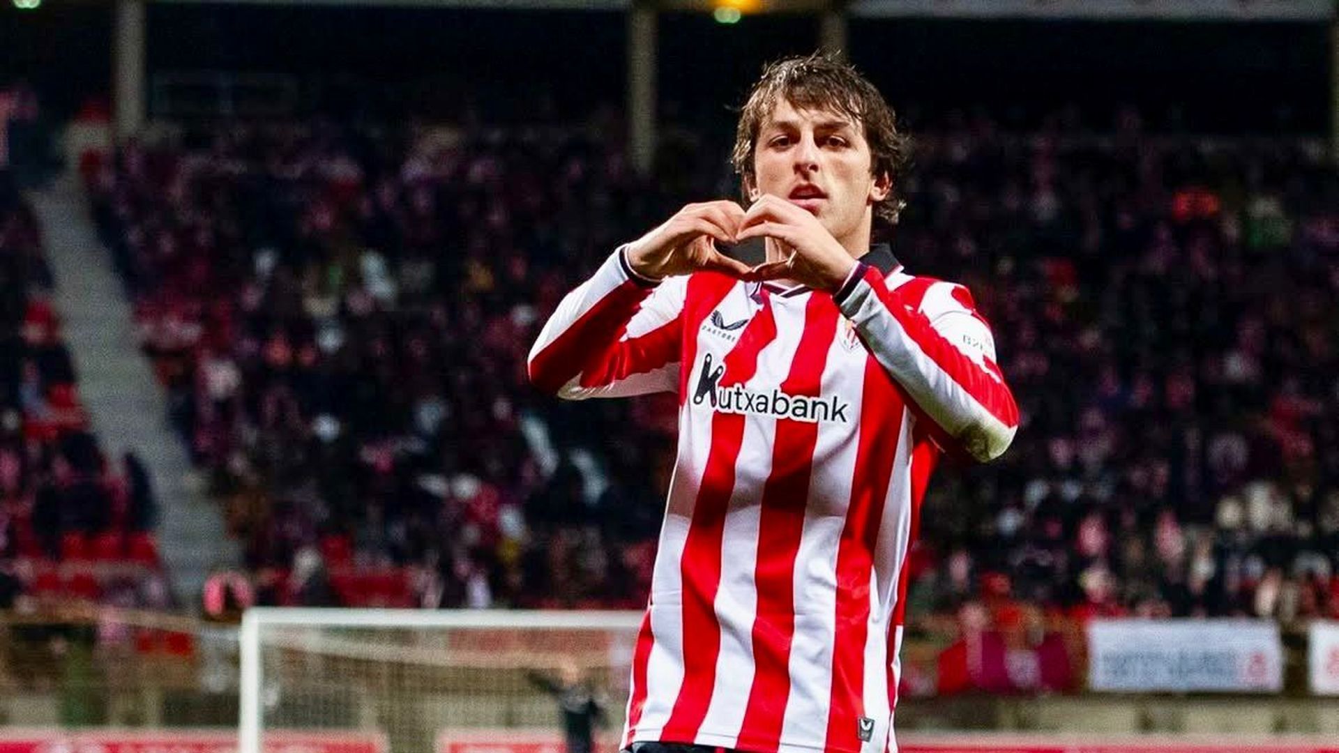 Un corazón de Unai Gómez tras marcar gol en Copa a la Leonesa