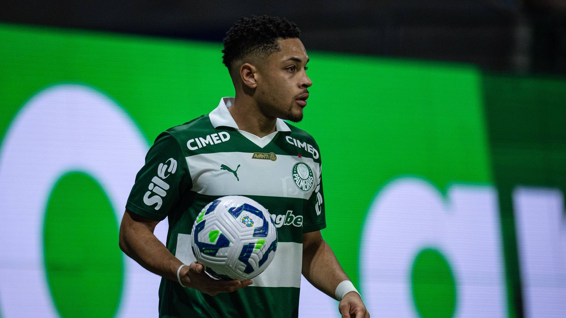 Vitor Roque durante un partido de Palmeiras