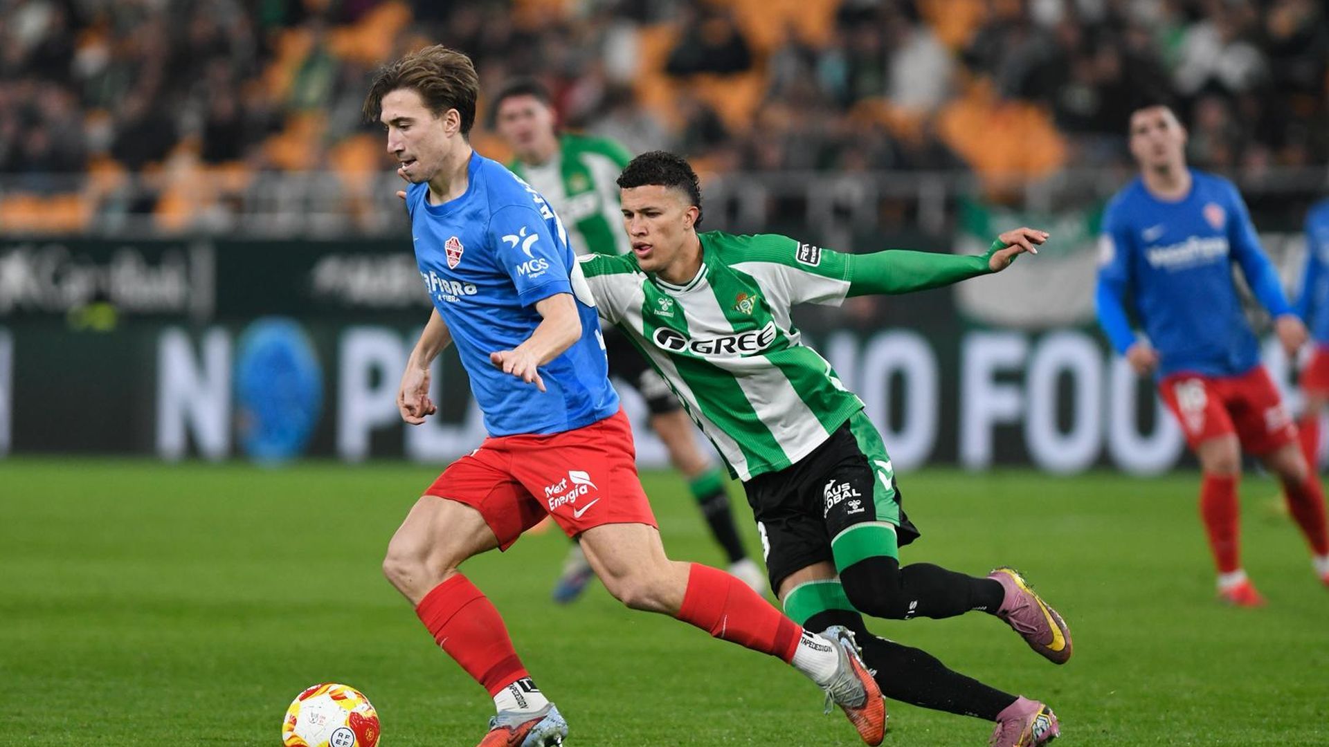 Affengruber y Nelson Deossa, en el Betis-Elche de Copa
