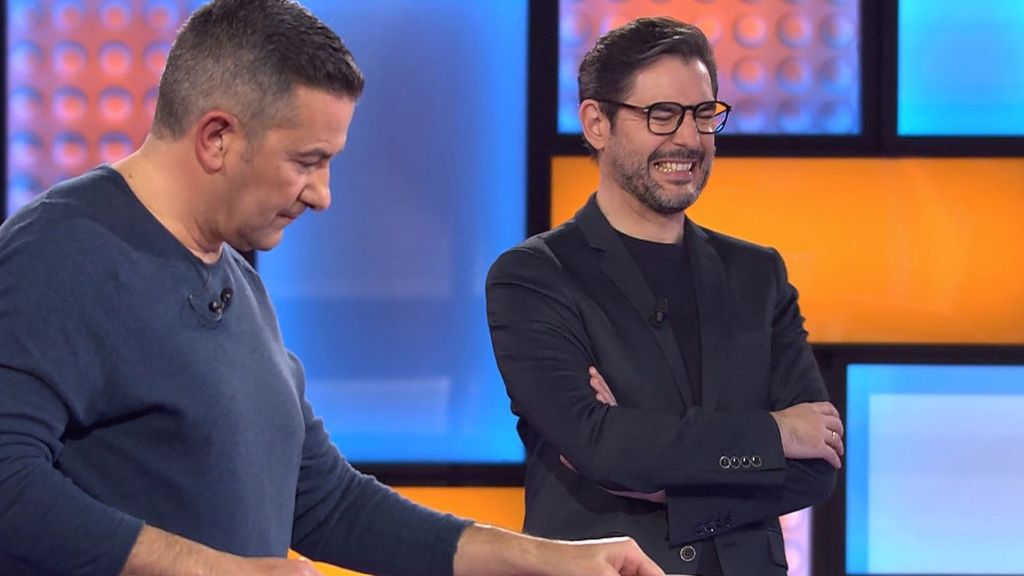 Paco se lo juega todo con su caja de '¡Allá tú!' y le hace una petición a Juanra Bonet: ''Me haría ilusión''