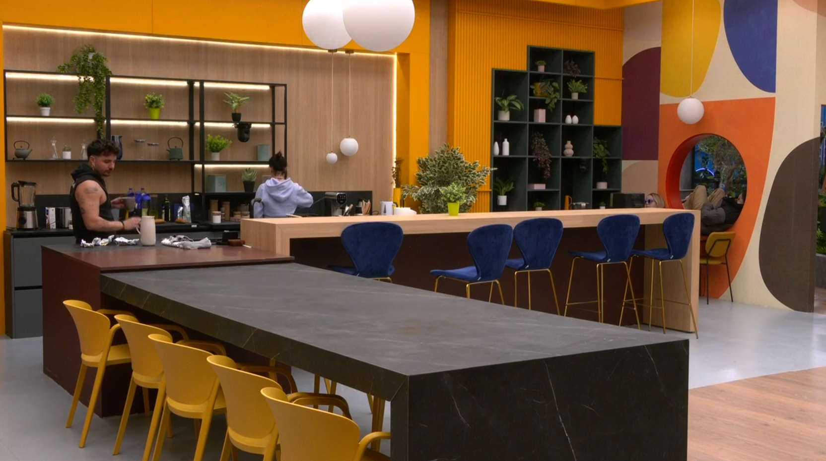 Anita y Manuel en la cocina