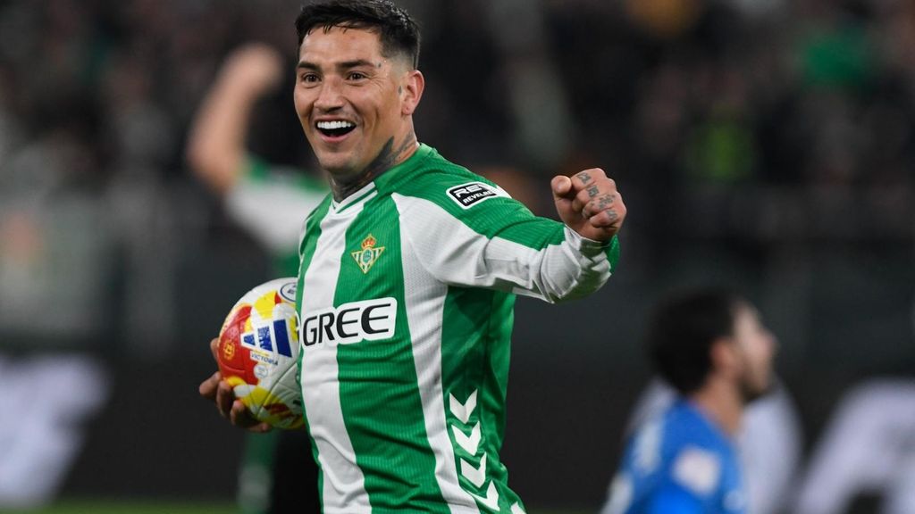 Chimy Ávila, en zona mixta tras el Betis-Elche de Copa del Rey
