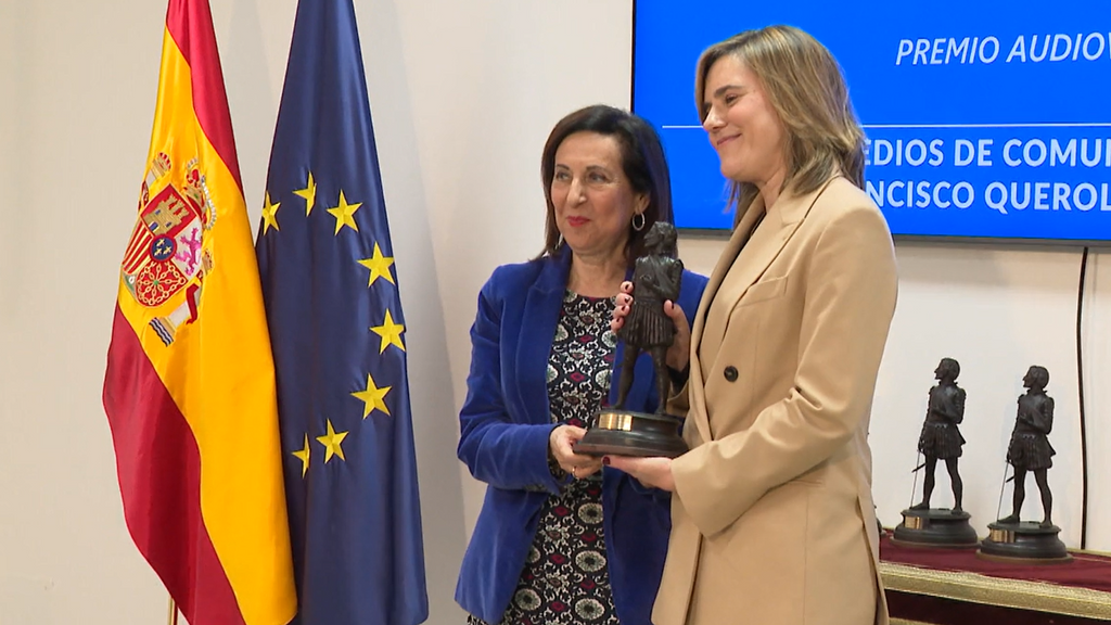 Esperanza Calvo recibe el Premio Defensa 2025 por su cobertura de la guerra de Ucrania