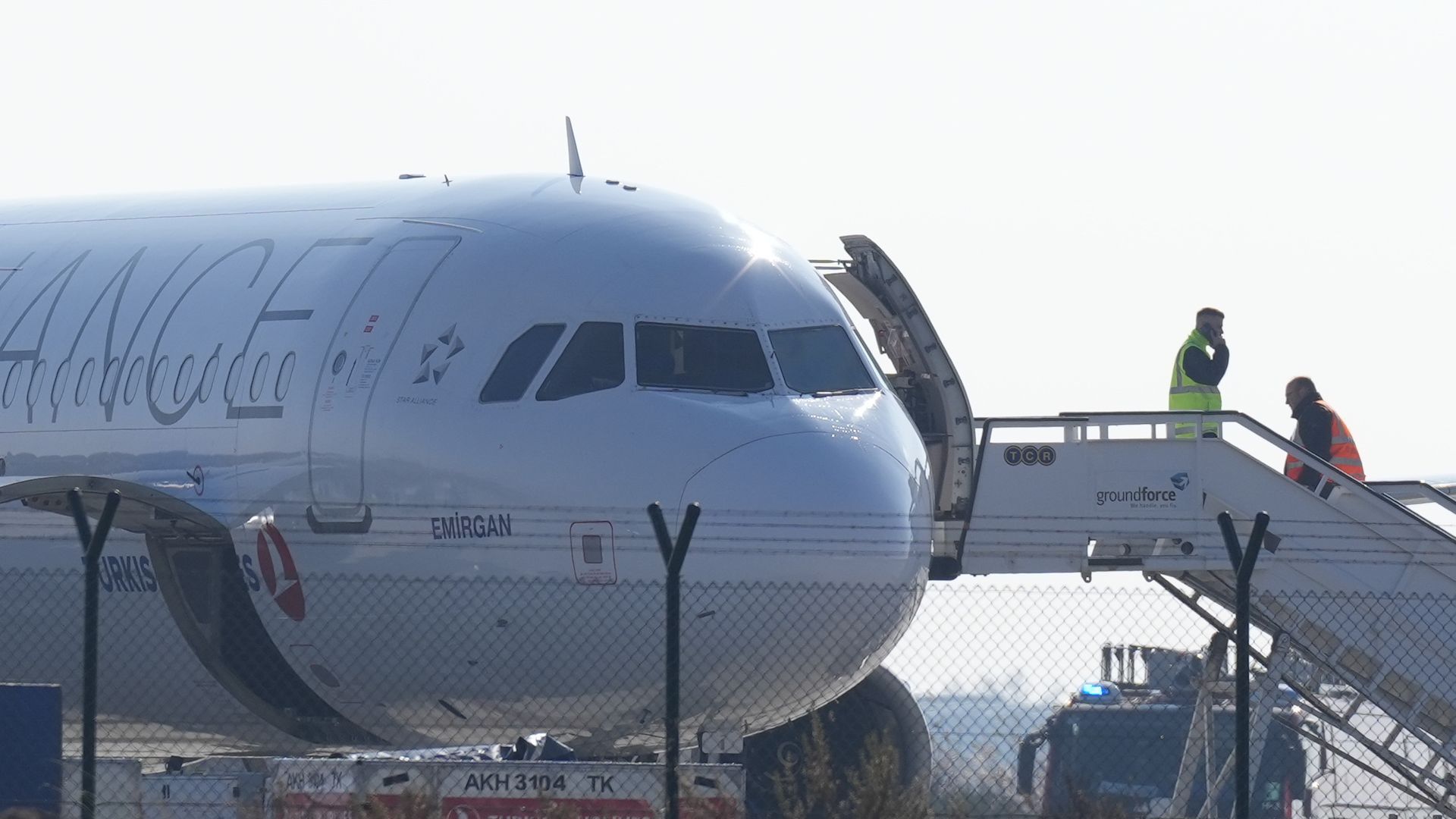 EuropaPress_7221152_avion_turkish_airlines_detectado_amenaza_bomba_aeropuerto_josep_tarradellas