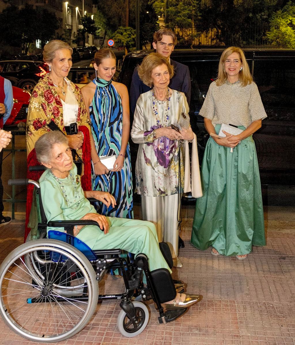 La princesa Irene de Grecia, la infanta Elena, Irene Urdangarin, la reina Sofía, Miguel Urdangarin y la infanta Cristina