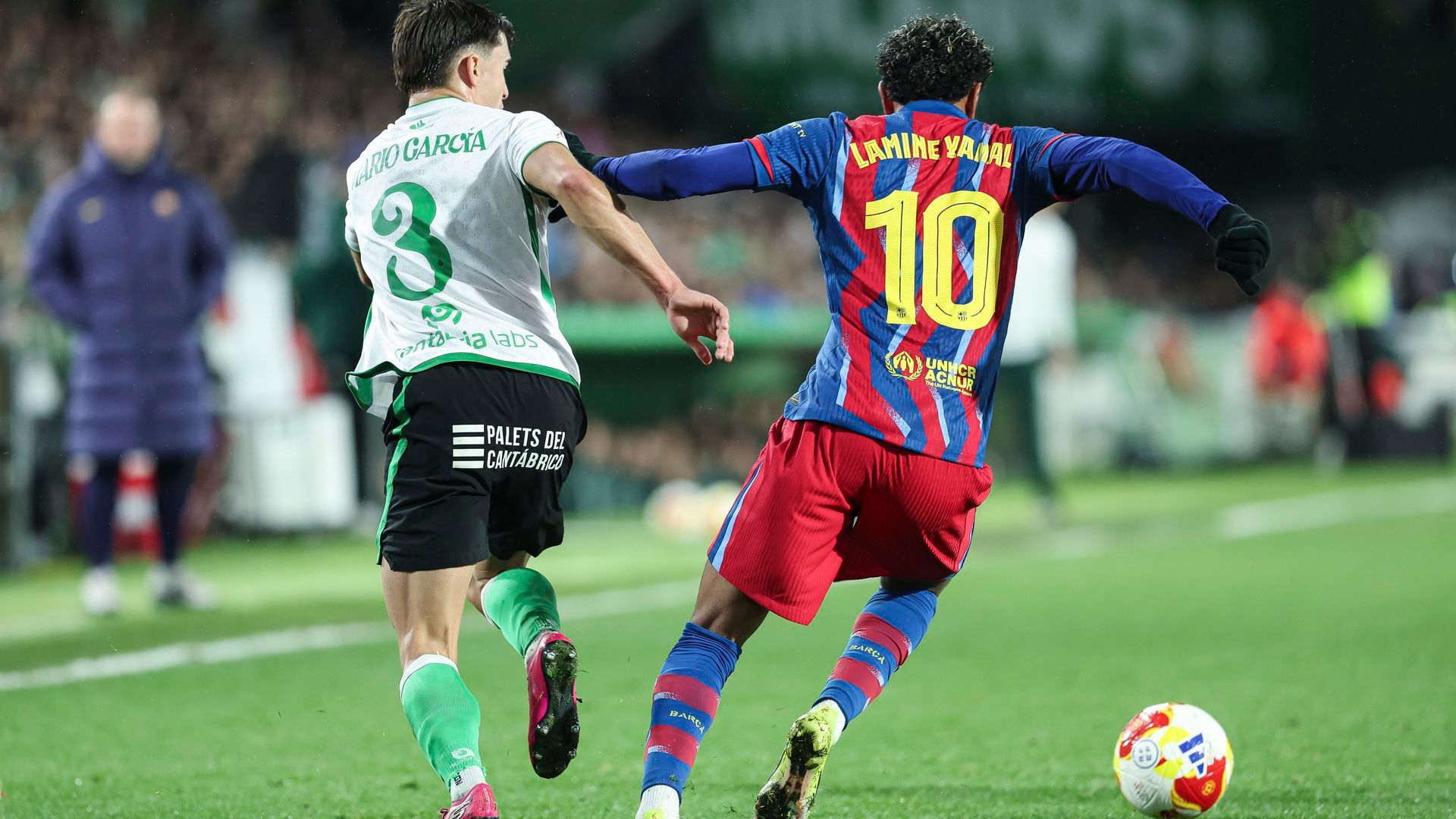 Lamine Yamal y Mario García en el Racing-Barcelona