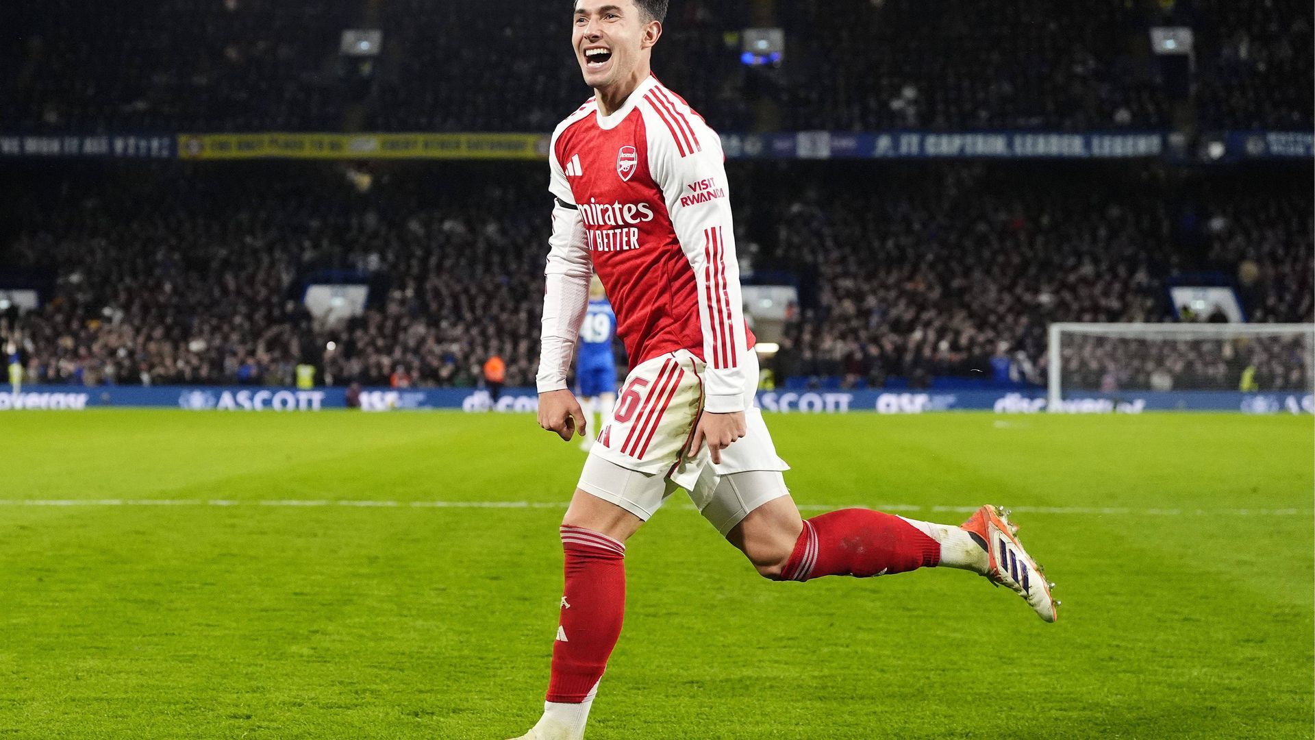 Martín Zubimendi celebrando un gol con el Arsenal
