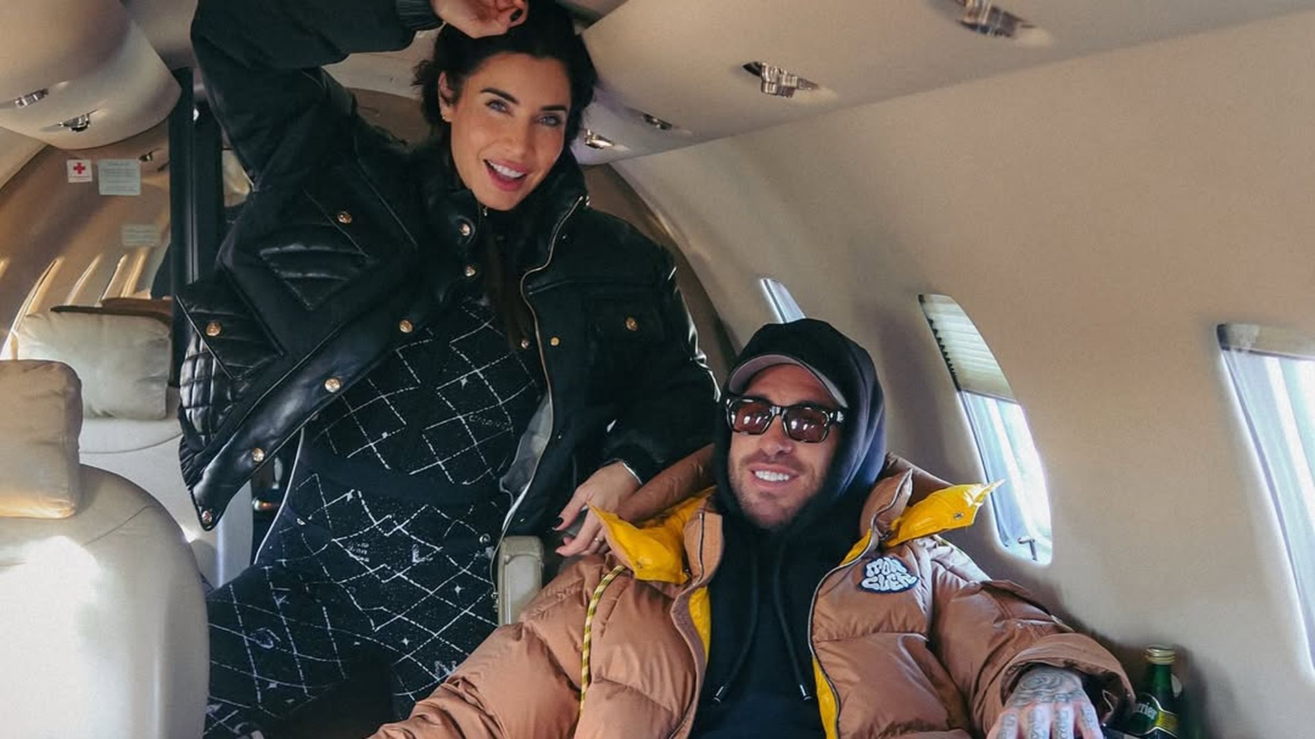 Sergio Ramos, en su jet privado junto a  su esposa Pilar Rubio