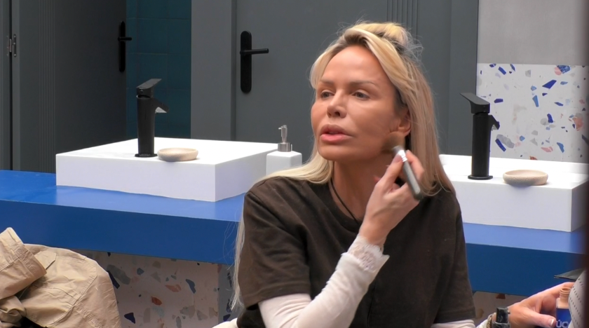 Sonia discutiendo con Canales