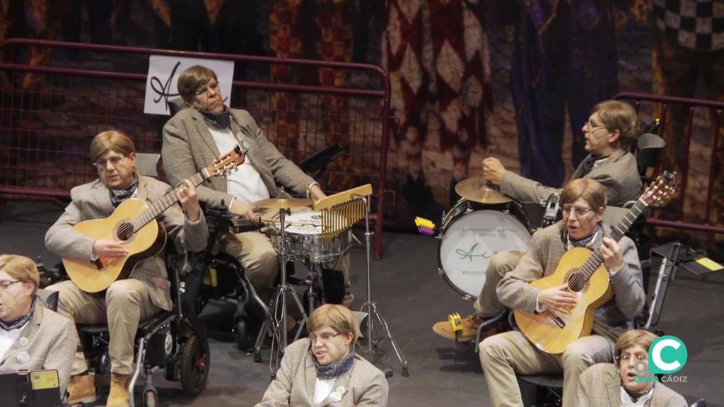 "Una chirigota en teoría", inspirada en Stephen Hawking, arrasa y recuerda a los enfermos de ELA