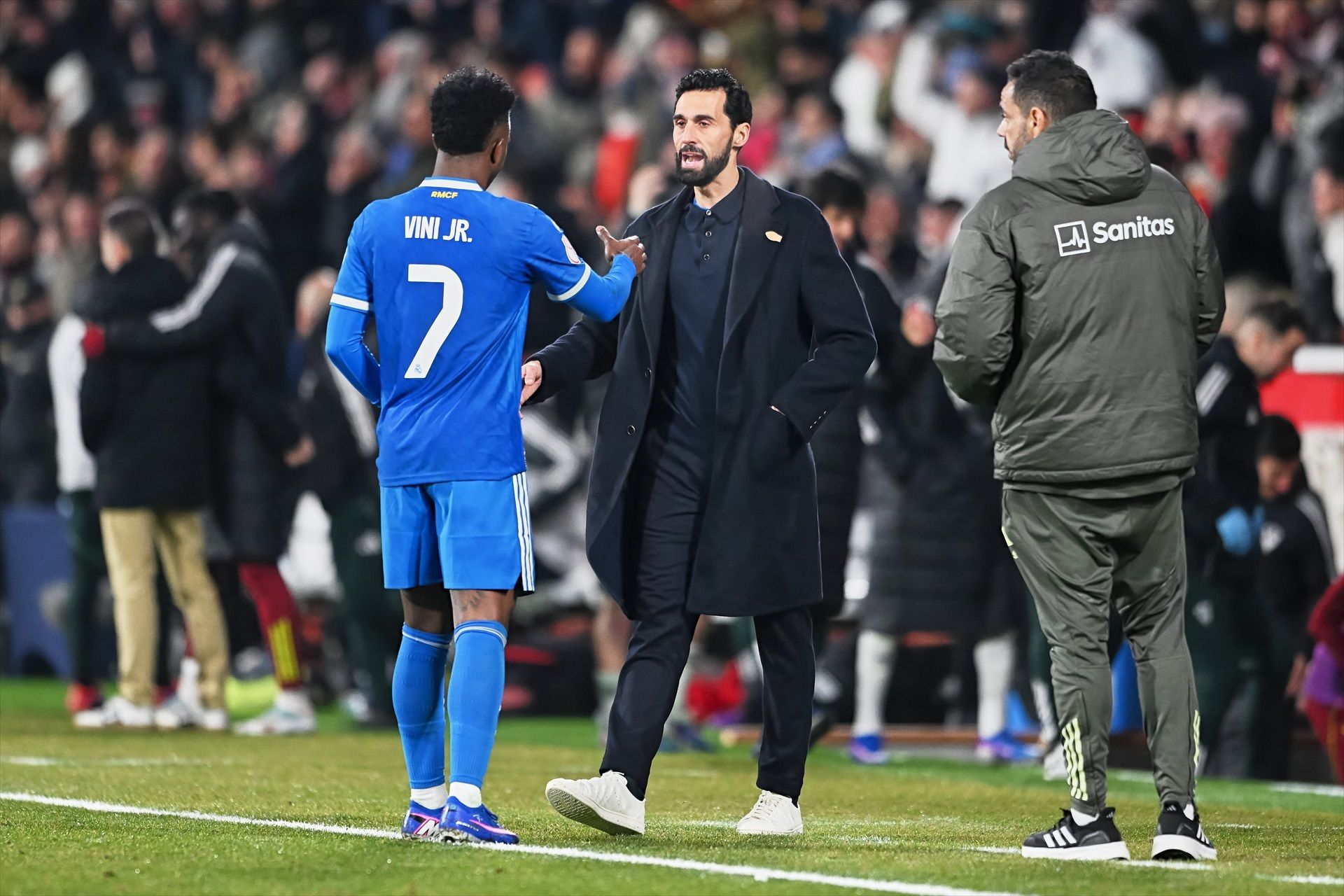 Vinicius Jr y Álvaro Arbeloa en el Carlos Belmonte