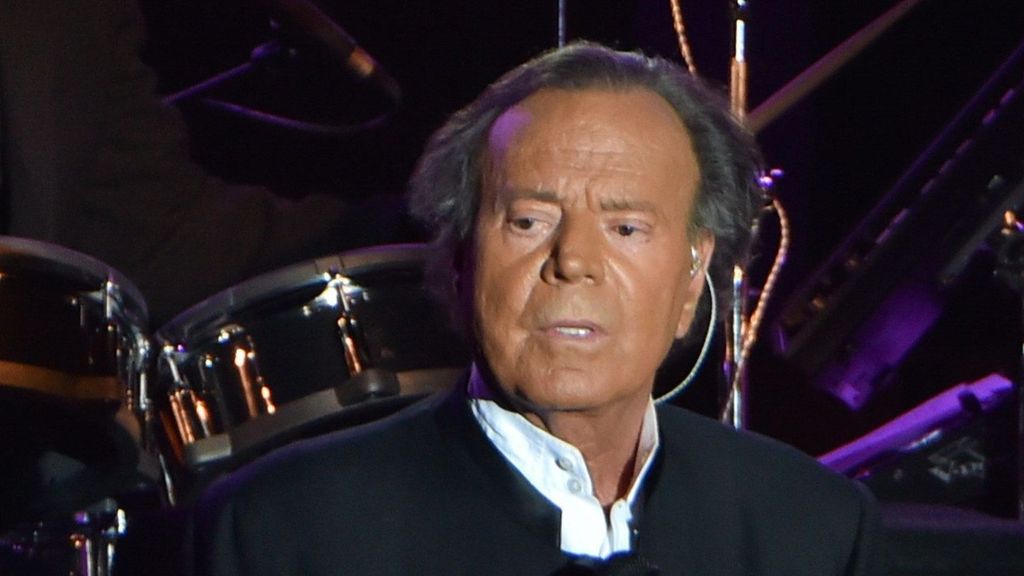 Comunicado de Julio Iglesias tras las denuncias por agresión sexual