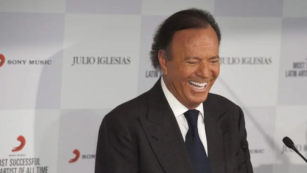 Julio Iglesias rompe su silencio con un comunicado: las acusaciones de abuso sexual "son absolutamente falsas"