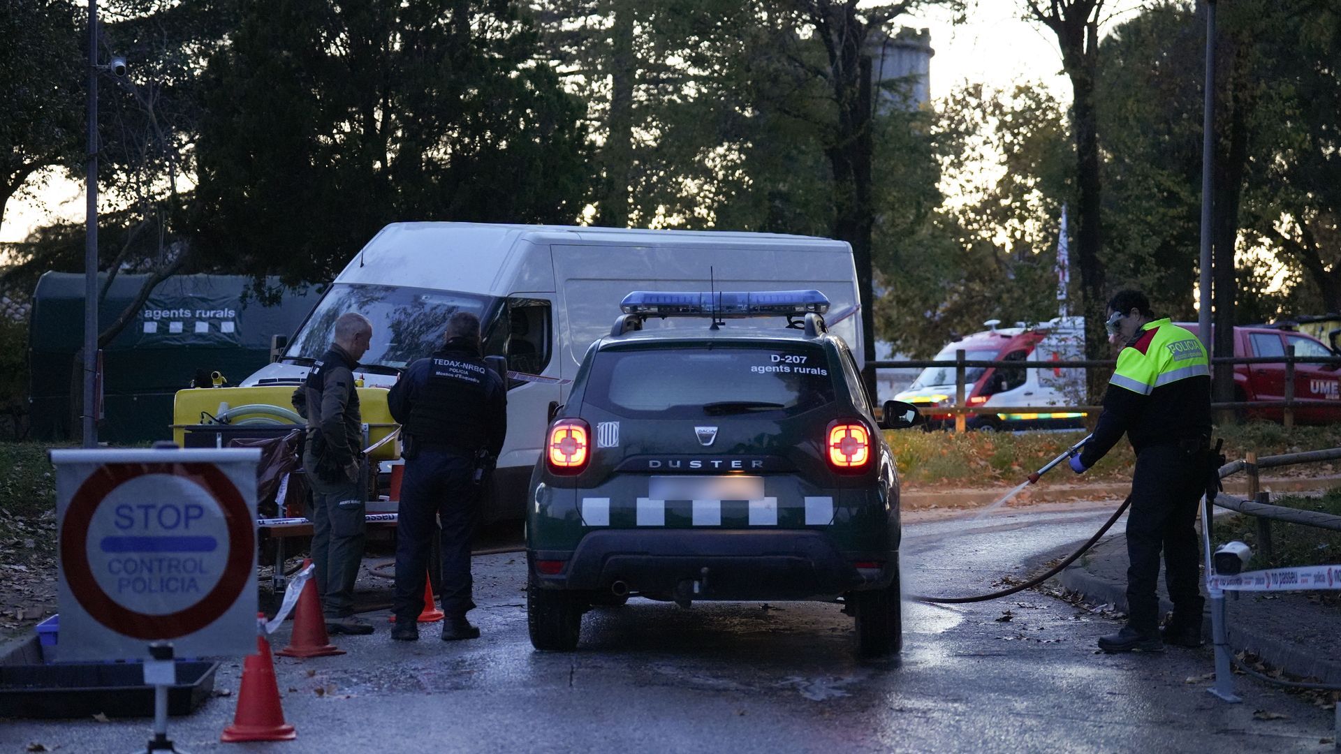 EuropaPress_7142534_limpieza_vehiculos_agents_rurals_generalitat_catalunya_diciembre_2025