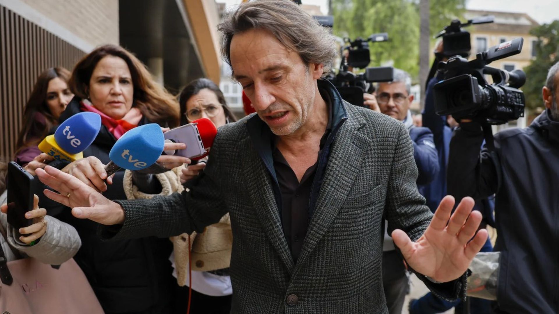 José Manuel Cuenca niega que haya borrado los mensajes y asegura que restituyó los valores de fabrica del móvil