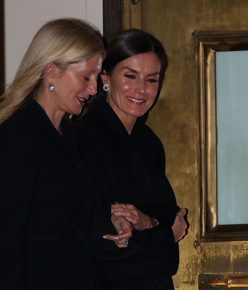 La reina Letizia y Marie-Chantal en 2023, durante el funeral del rey Constantino