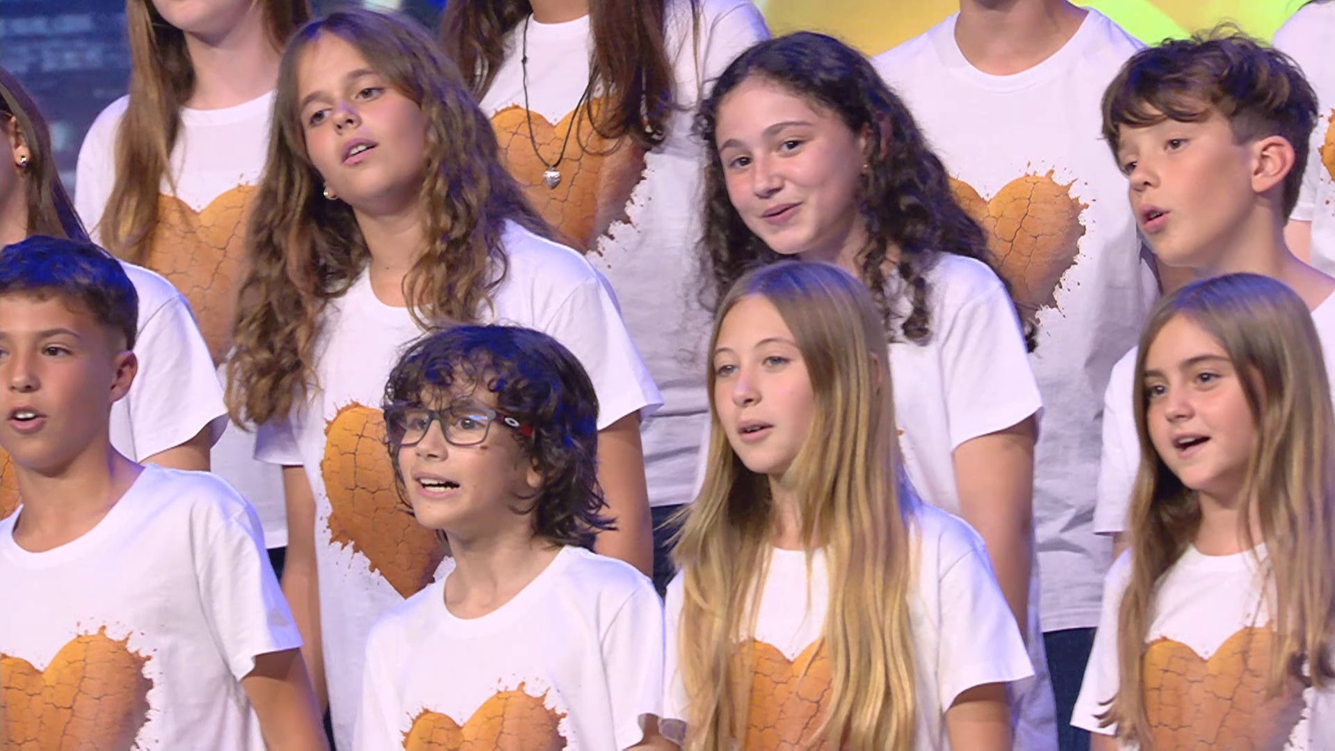 Los alumnos de Diego interpretando la canción sobre la DANA