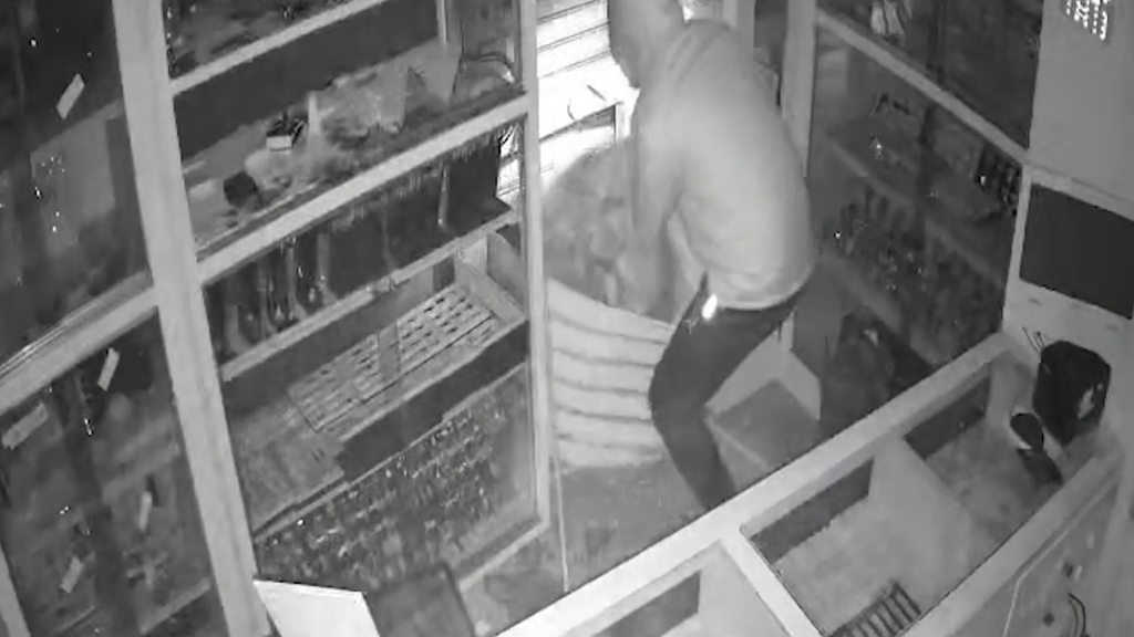 Los dueños de una joyería de Jerez de la Frontera piden justicia tras un robo