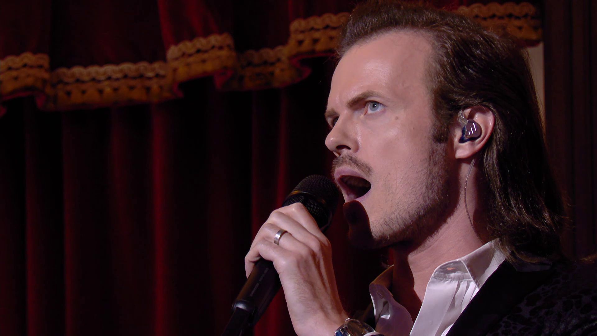 La actuación de Max Adam