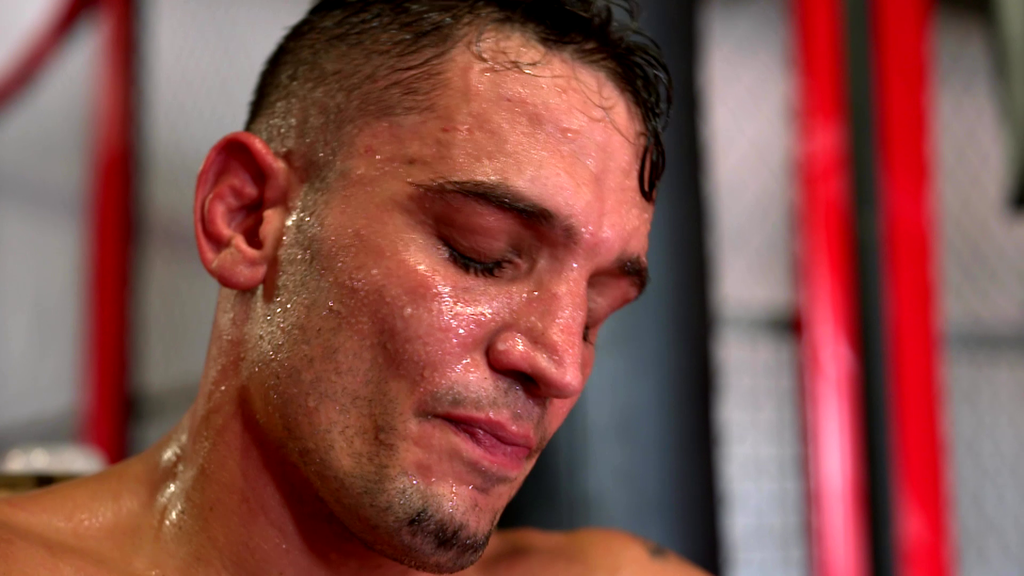 Míchel 'La Furia' llora desconsolado tras perder el combate contra Fer 'El Caballo': "He fallado a mis hijos"