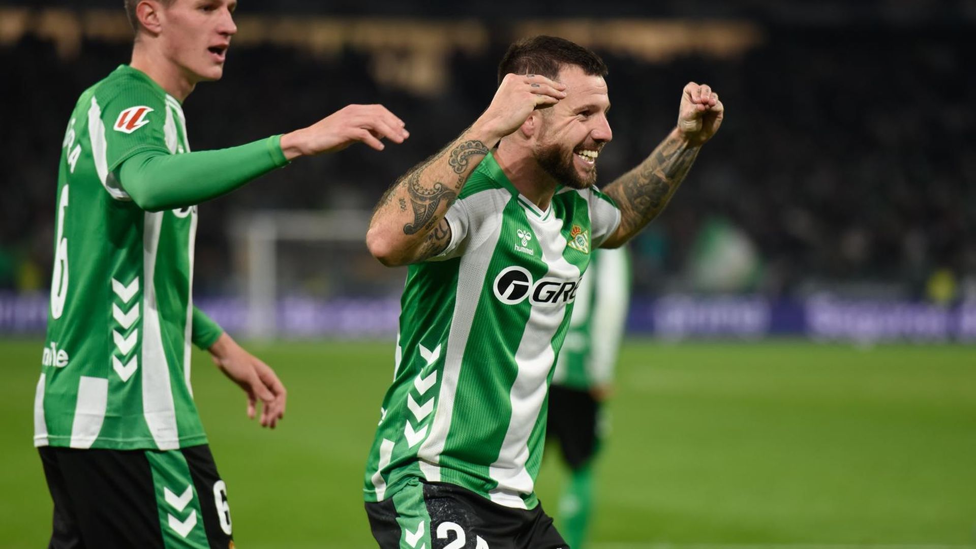 El Betis celebra el gol de Aitor Ruibal ante el Villarreal