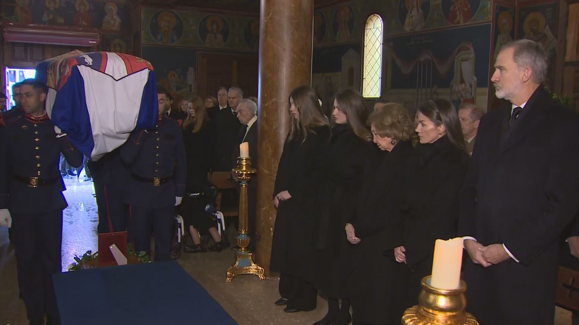 La familia real en el velatorio de Irene de Grecia