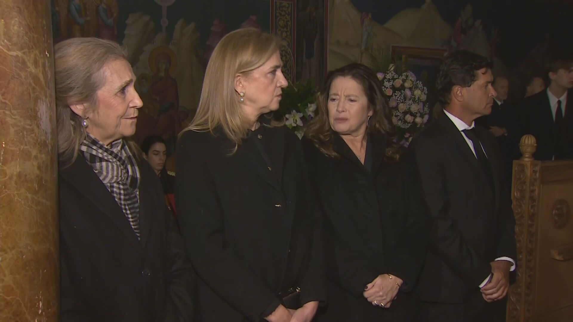 La infanta Elena y la infanta Cristina en el velatorio de Irene de Grecia