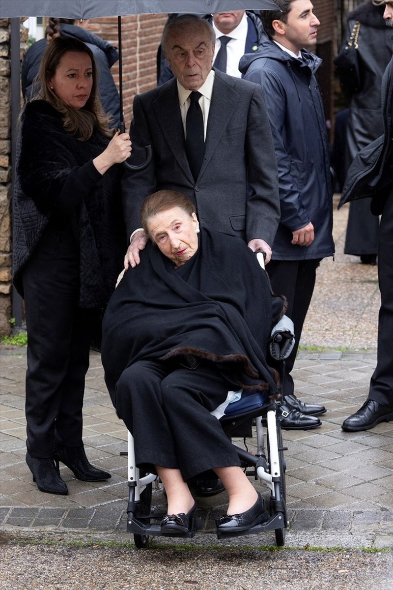 La infanta Margarita y Carlos Zurita, en la misa por Irene de Grecia en la Catedral Ortodoxa de Madrid