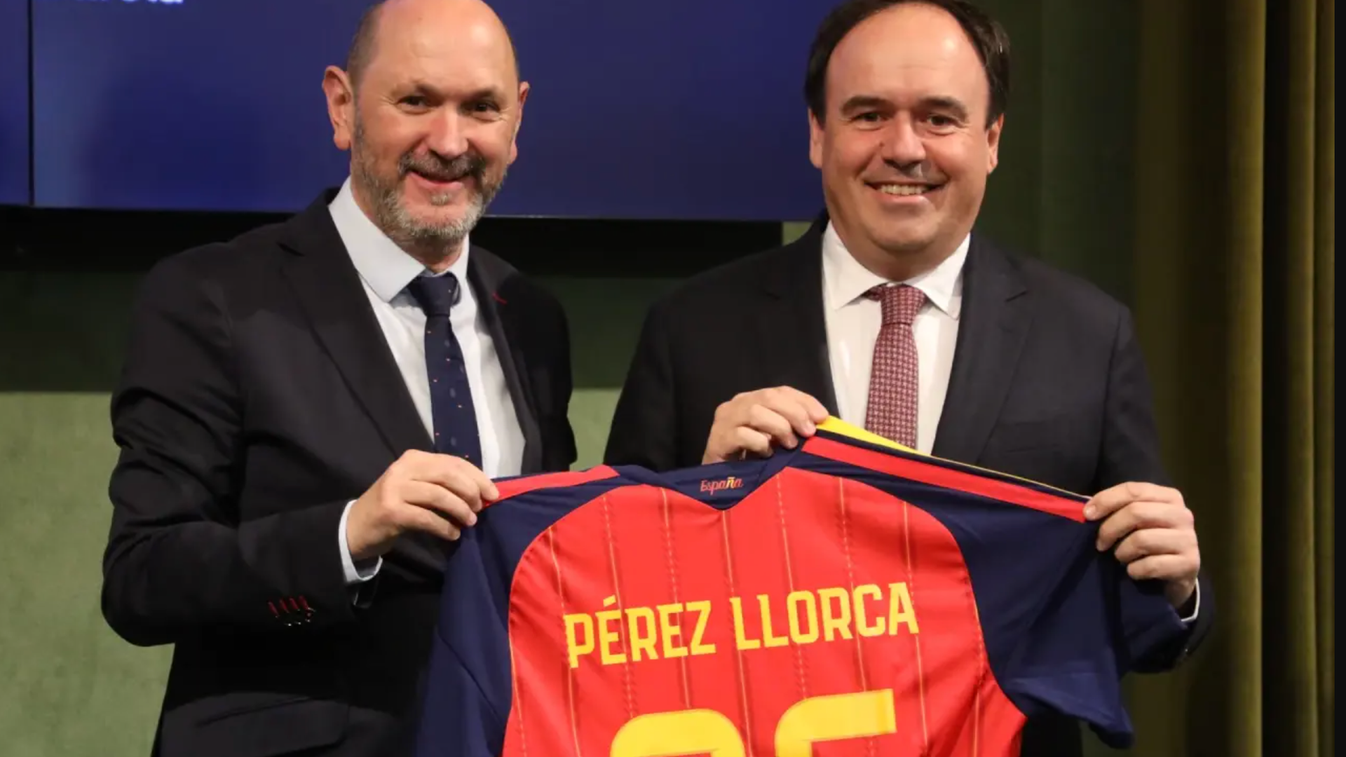 Pérez Llorca y Rafael Louzán durante la presentación de la Supercopa de España femenina