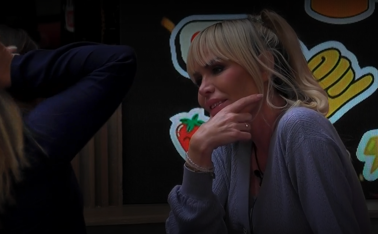 Raquel departe con Sonia